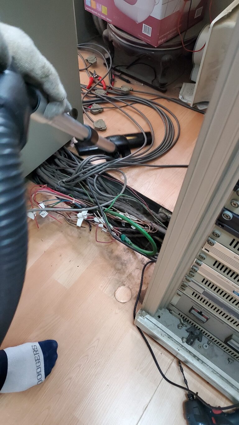 R형수신기 교체공사<br>(수신기 철거)